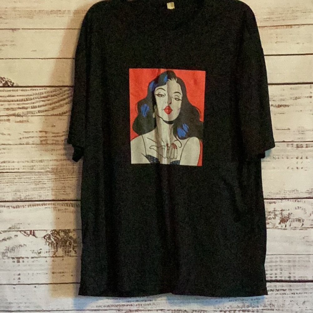 Men’s T-shirt size medium